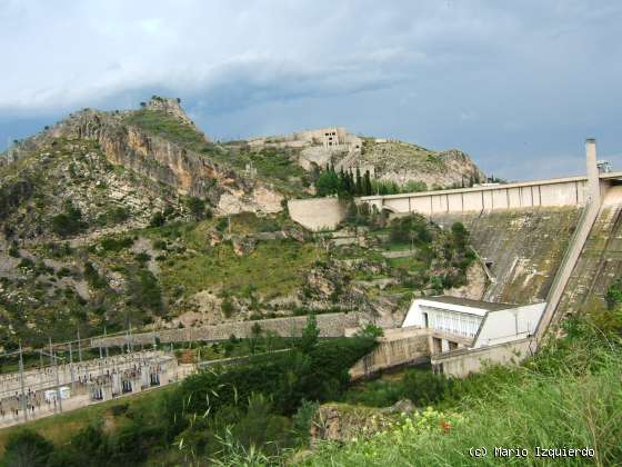 Buendia: Muro embalse Buendía